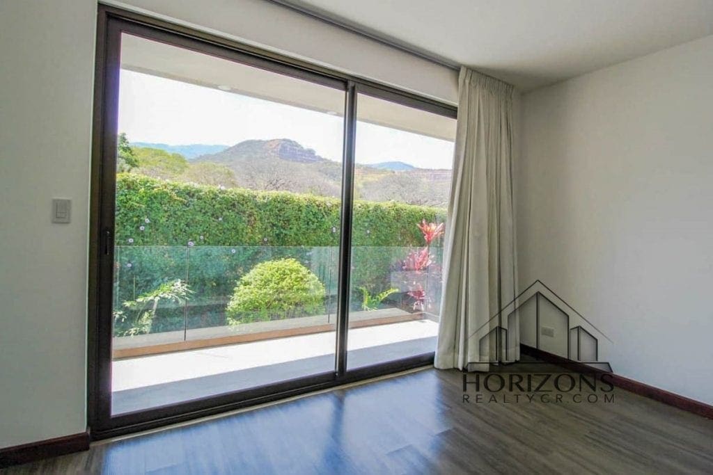 CASA CONTEMPORÁNEA AMPLIA ZONA VERDE EN CONDOMINIO NJM20