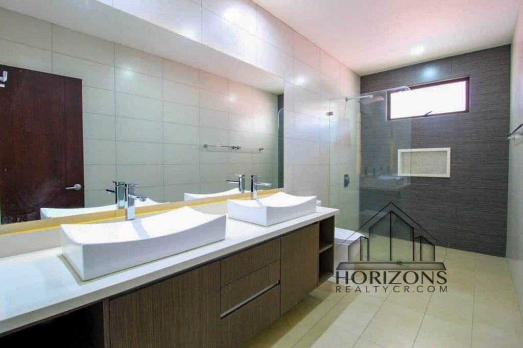 CASA CONTEMPORÁNEA AMPLIA ZONA VERDE EN CONDOMINIO NJM20