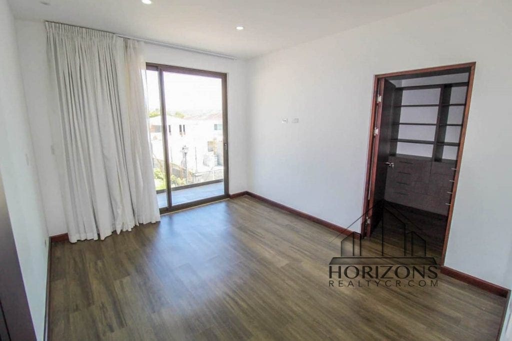 CASA CONTEMPORÁNEA AMPLIA ZONA VERDE EN CONDOMINIO NJM20