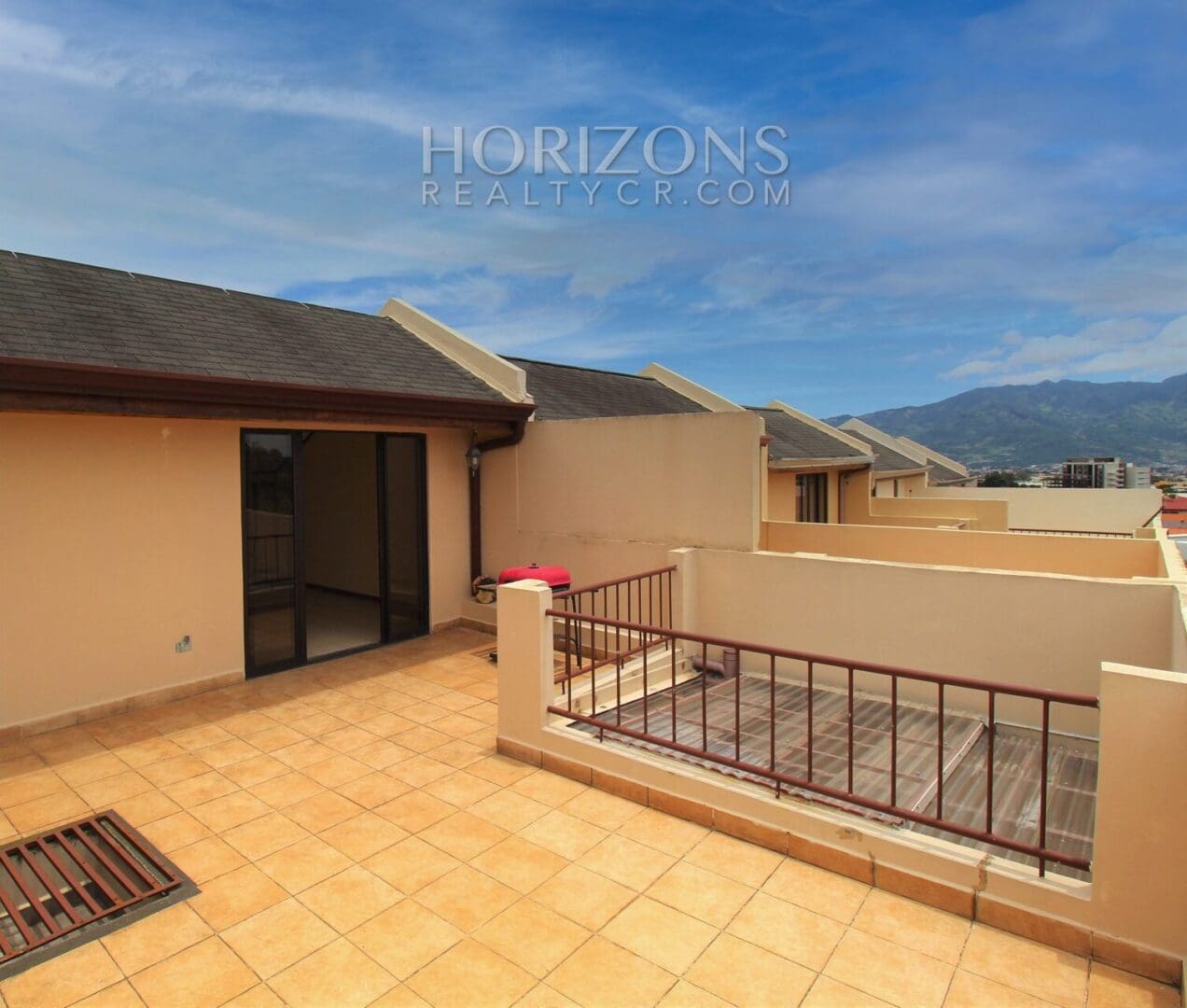 Se Vende Casa en San Pedro en Condominio 4 Habitaciones Vitas a las Montañas NJA692