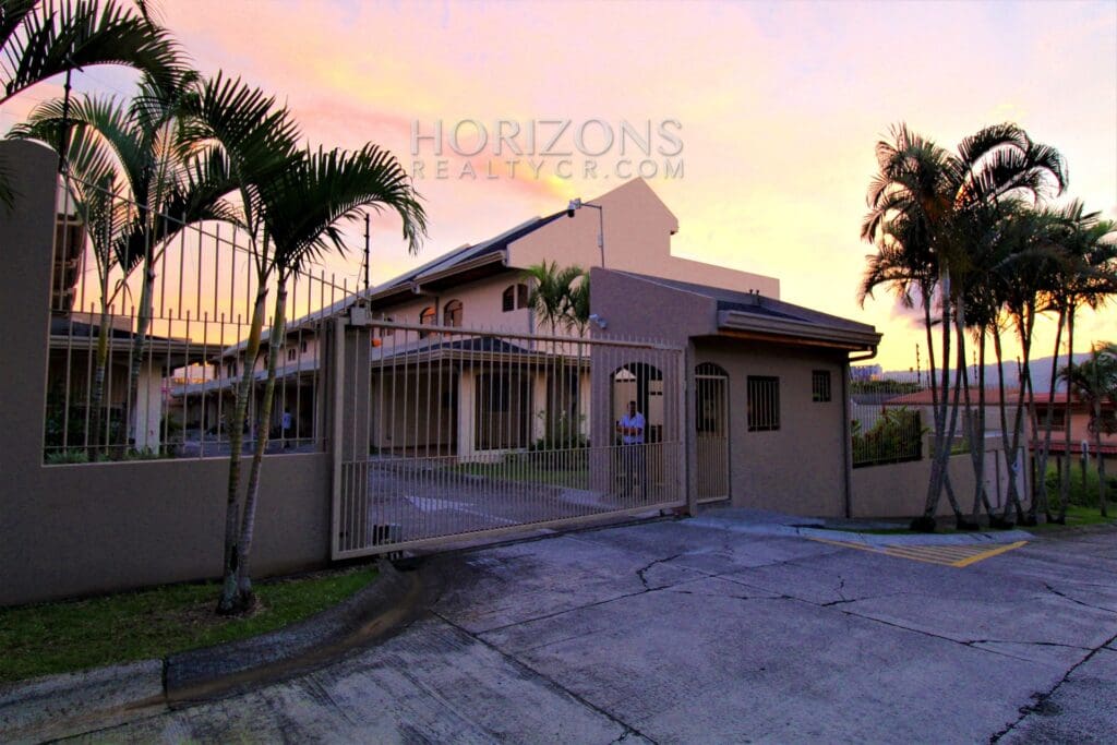 Se Vende Casa En San Pedro En Condominio 4 Habitaciones Vitas A Las Montañas Nja692