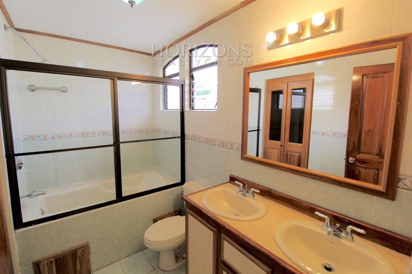 Se Vende Casa en San Pedro en Condominio 4 Habitaciones Vitas a las Montañas NJA692