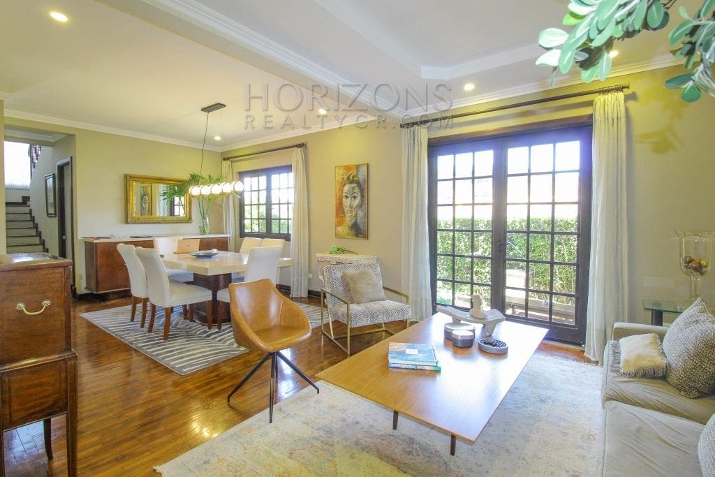 VENTA DE CASA EN ESCAZU CONDOMINIO SEGURIDAD 27/7 OFICINA – PATIO NOJ519
