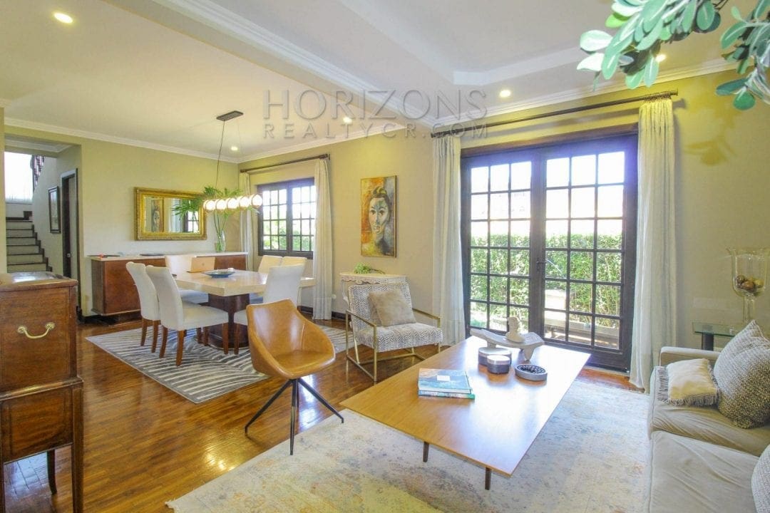 VENTA DE CASA EN ESCAZU CONDOMINIO SEGURIDAD 27/7 OFICINA – PATIO NOJ519