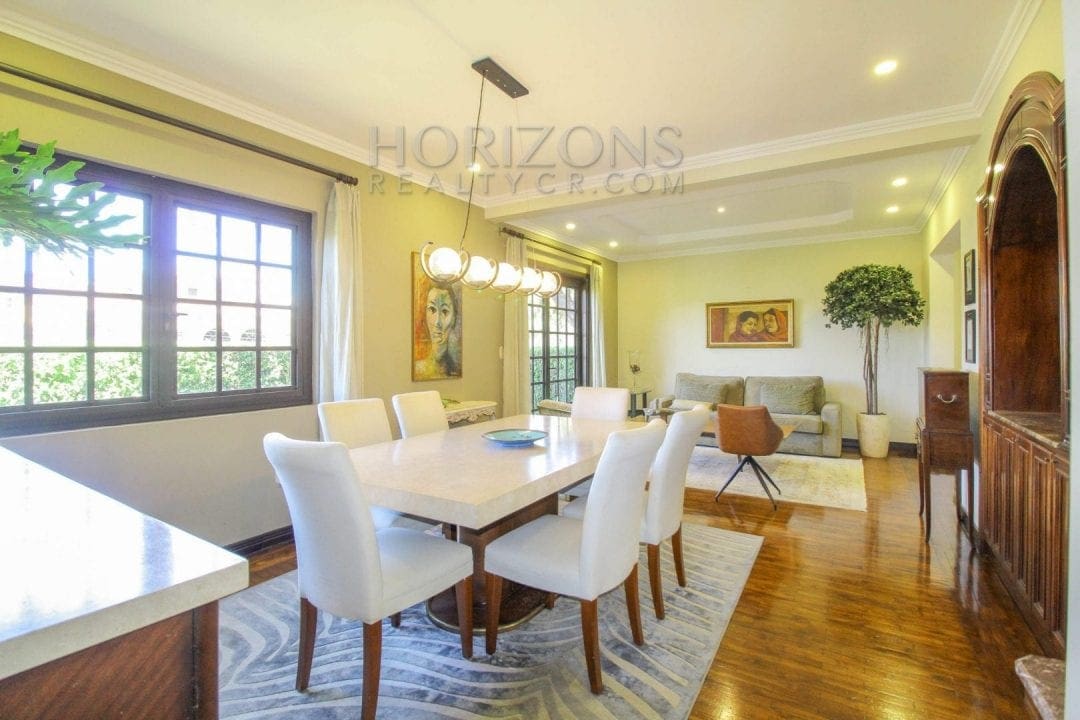 VENTA DE CASA EN ESCAZU CONDOMINIO SEGURIDAD 27/7 OFICINA – PATIO NOJ519