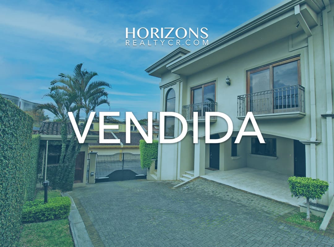 VENTA DE CASA EN ESCAZU CONDOMINIO SEGURIDAD 27/7 OFICINA – PATIO NOJ519