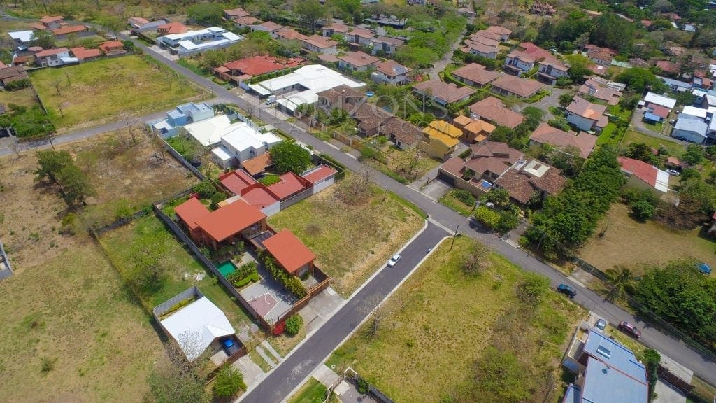 Lote de 932 m² en Venta en Santa Ana – Plano, en Urbanización con Seguridad 24/7 NJA922