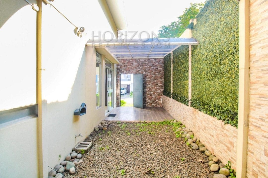 VENTA DE CASA SABANILLA CONDOMINIO 4 HABITACIONES noj547