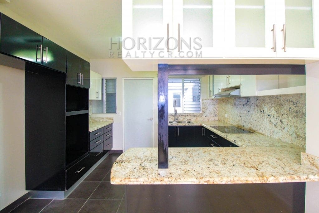 VENTA DE CASA SABANILLA CONDOMINIO 4 HABITACIONES noj547