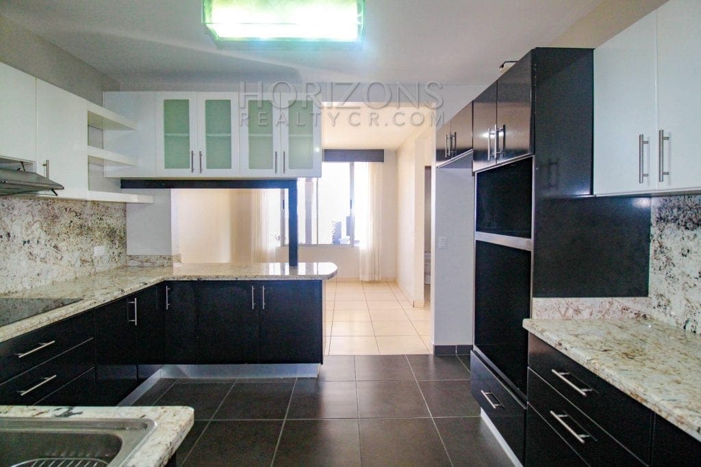 VENTA DE CASA SABANILLA CONDOMINIO 4 HABITACIONES noj547