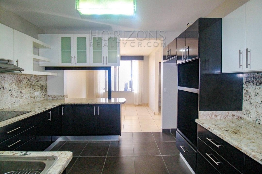 VENTA DE CASA SABANILLA CONDOMINIO 4 HABITACIONES noj547