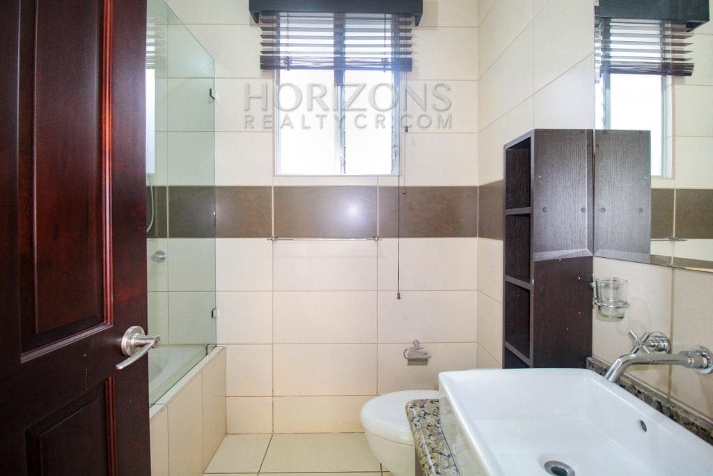 VENTA DE CASA SABANILLA CONDOMINIO 4 HABITACIONES noj547