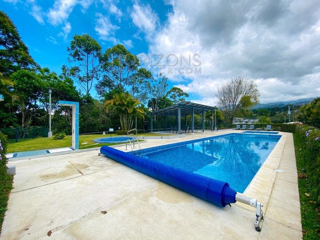 Se Vende Casa Con Patio En Tres Rios 3 Habitaciones En Condominio noj957