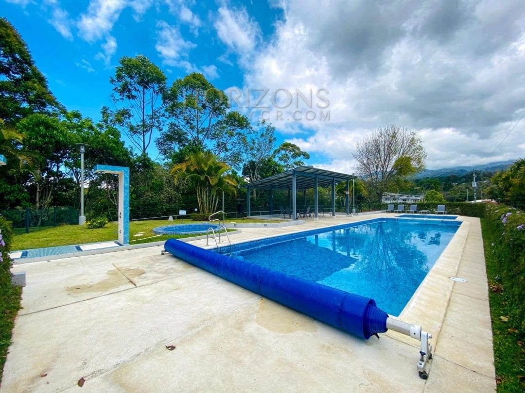 Se Vende Casa Con Patio En Tres Rios 3 Habitaciones En Condominio noj957