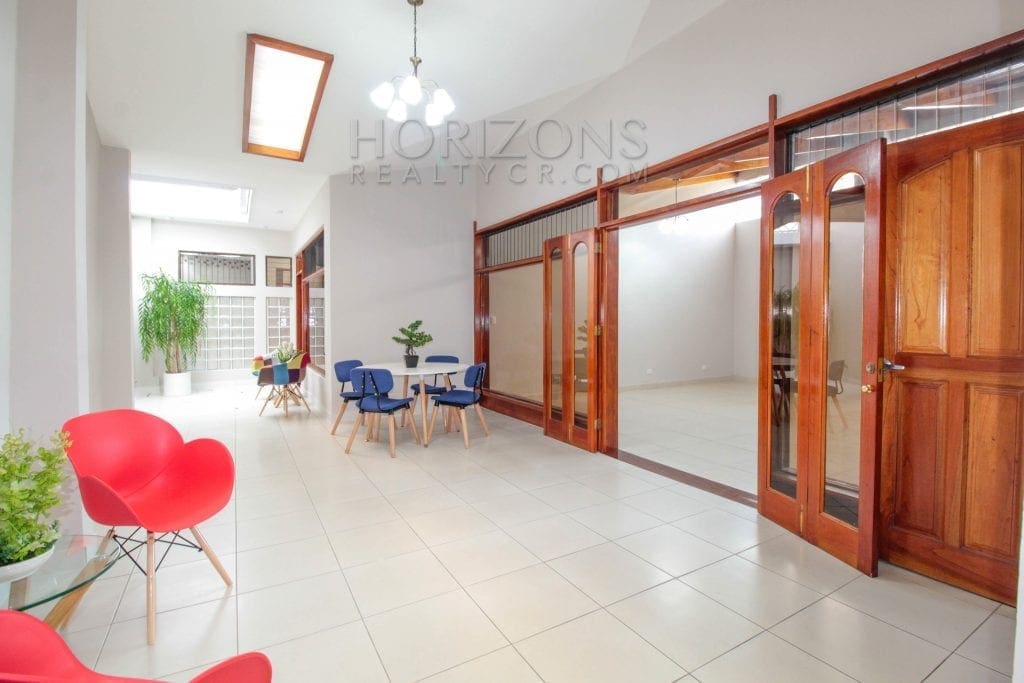 Amplia Casa En Escazu 3 Habitaciones Linea Blanca Centrico – Noj564