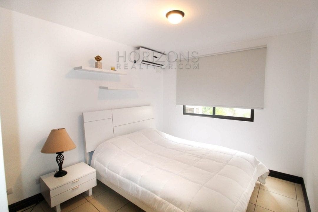 VENTA HERMOSA CASA EN CONDOMINIO SANTA ANA CENTRO  3 HABITACIONES NJM82