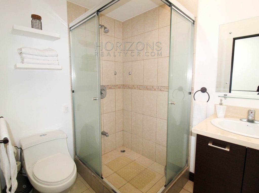 VENTA HERMOSA CASA EN CONDOMINIO SANTA ANA CENTRO  3 HABITACIONES NJM82