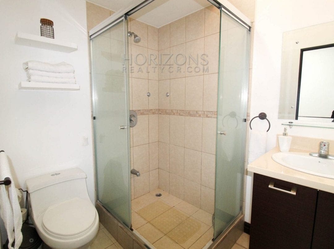 VENTA HERMOSA CASA EN CONDOMINIO SANTA ANA CENTRO  3 HABITACIONES NJM82