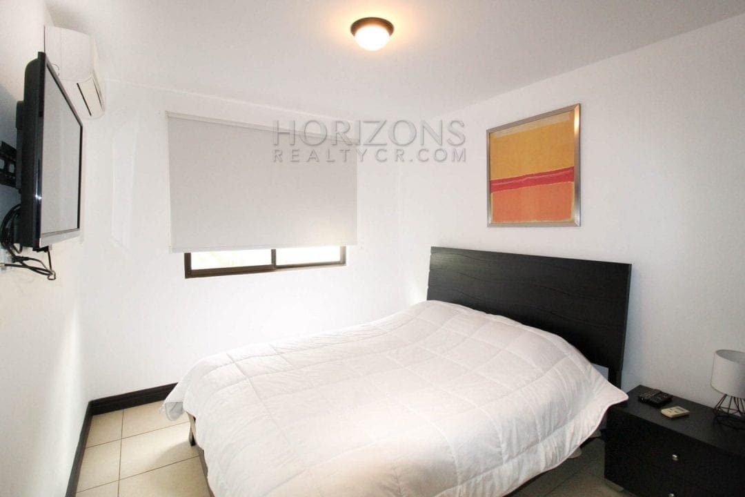 VENTA HERMOSA CASA EN CONDOMINIO SANTA ANA CENTRO  3 HABITACIONES NJM82