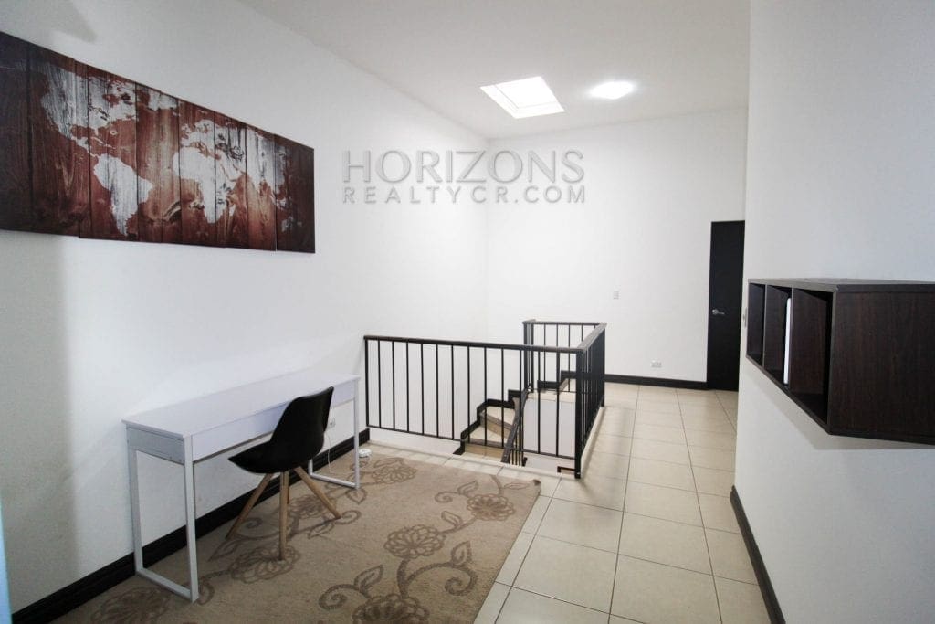 VENTA HERMOSA CASA EN CONDOMINIO SANTA ANA CENTRO  3 HABITACIONES NJM82