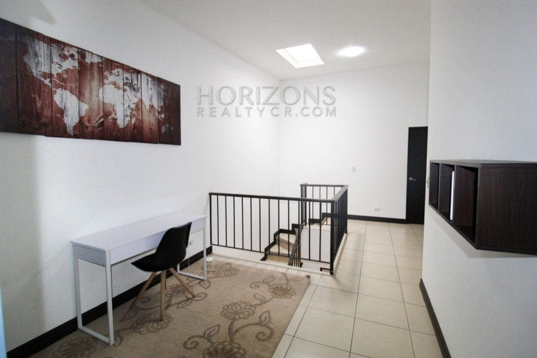 VENTA HERMOSA CASA EN CONDOMINIO SANTA ANA CENTRO  3 HABITACIONES NJM82