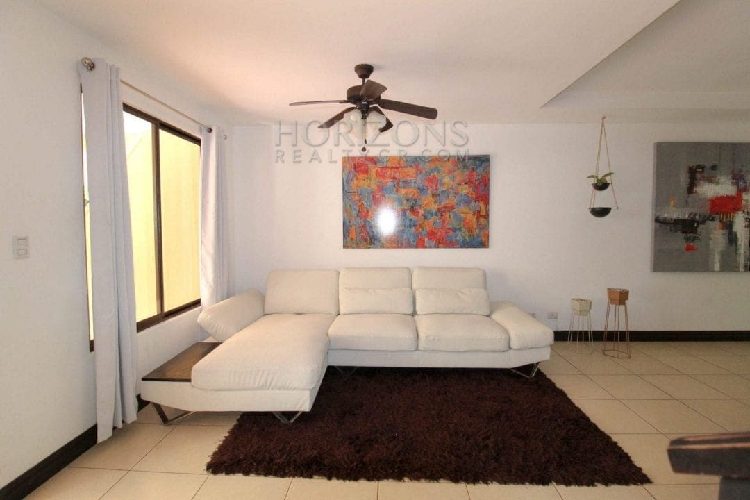 VENTA HERMOSA CASA EN CONDOMINIO SANTA ANA CENTRO  3 HABITACIONES NJM82