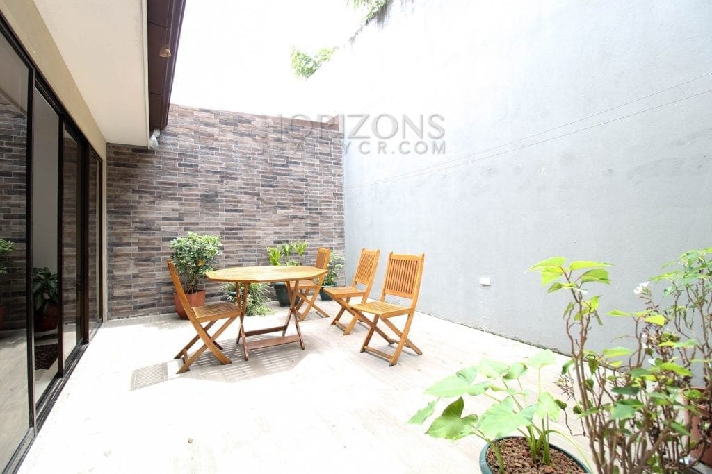 VENTA HERMOSA CASA EN CONDOMINIO SANTA ANA CENTRO  3 HABITACIONES NJM82