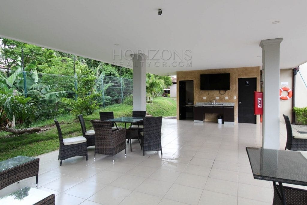 VENTA HERMOSA CASA EN CONDOMINIO SANTA ANA CENTRO  3 HABITACIONES NJM82