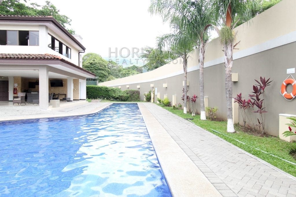 VENTA HERMOSA CASA EN CONDOMINIO SANTA ANA CENTRO  3 HABITACIONES NJM82