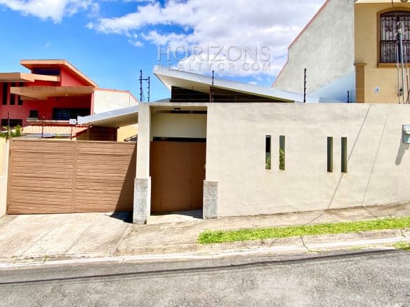 Se Vende Casa De Un Nivel 3 Habitaciones Patio 356M2 Terreno Curridabat – Nja923