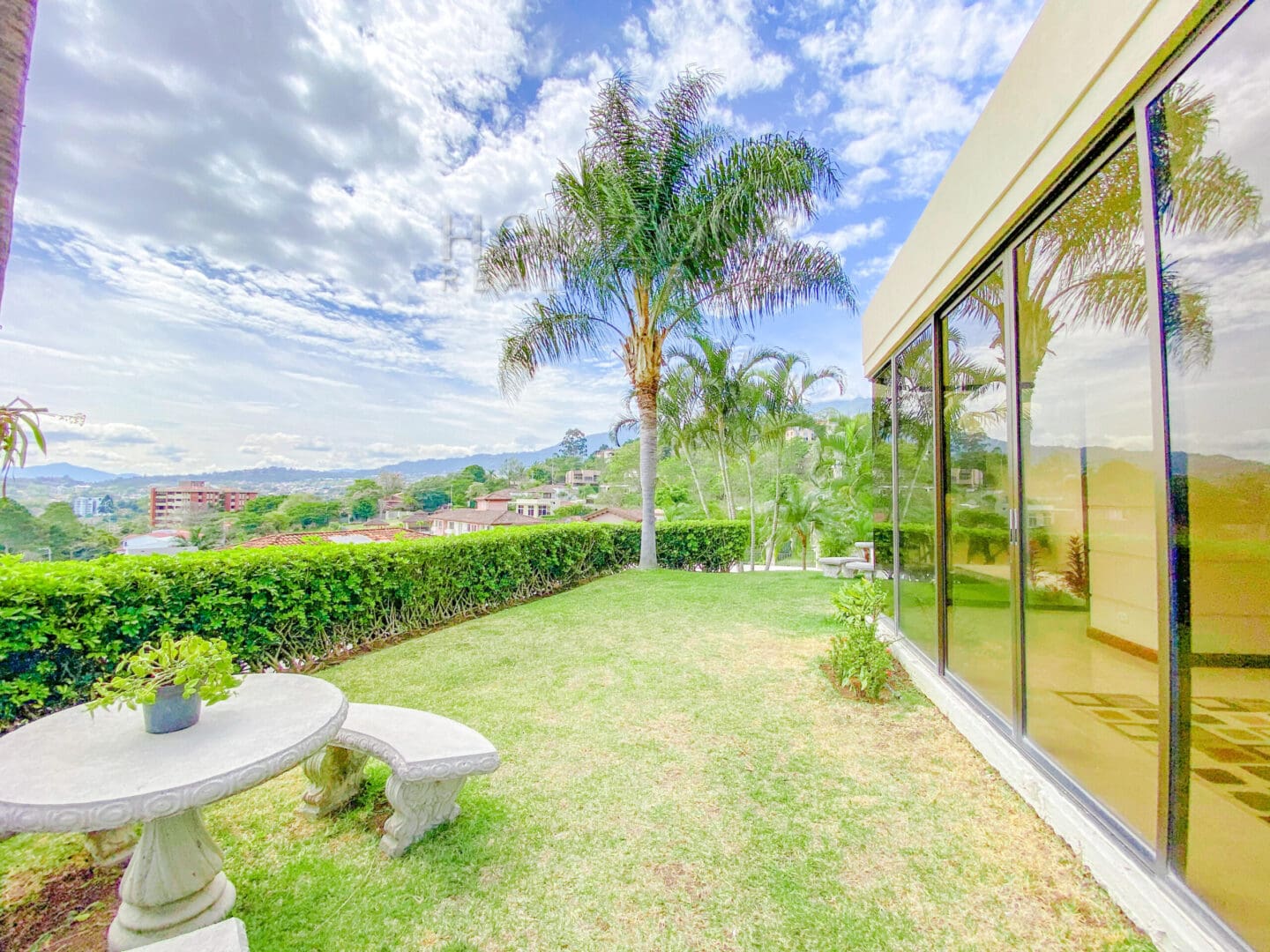 SPACIOUS 4 BEDROOM APARTMENT FOR SALE IN ESCAZU SAN JOSE – NJA920
