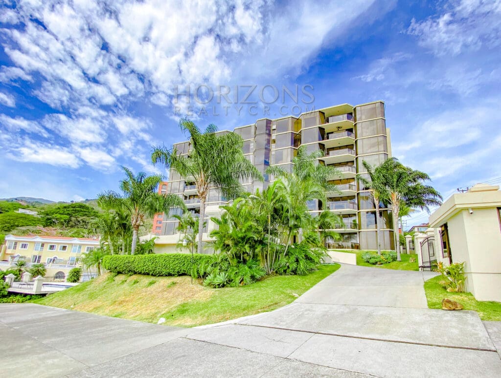 Spacious 4 Bedroom Apartment For Sale In Escazu San Jose – Nja920