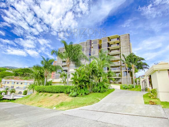 Spacious 4 Bedroom Apartment For Sale In Escazu San Jose – Nja920
