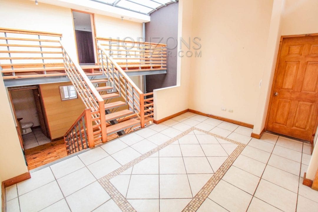 Se Alquila Casa Independiente con Patio en Curridabat 3 Habitaciones + Sala tv noj584