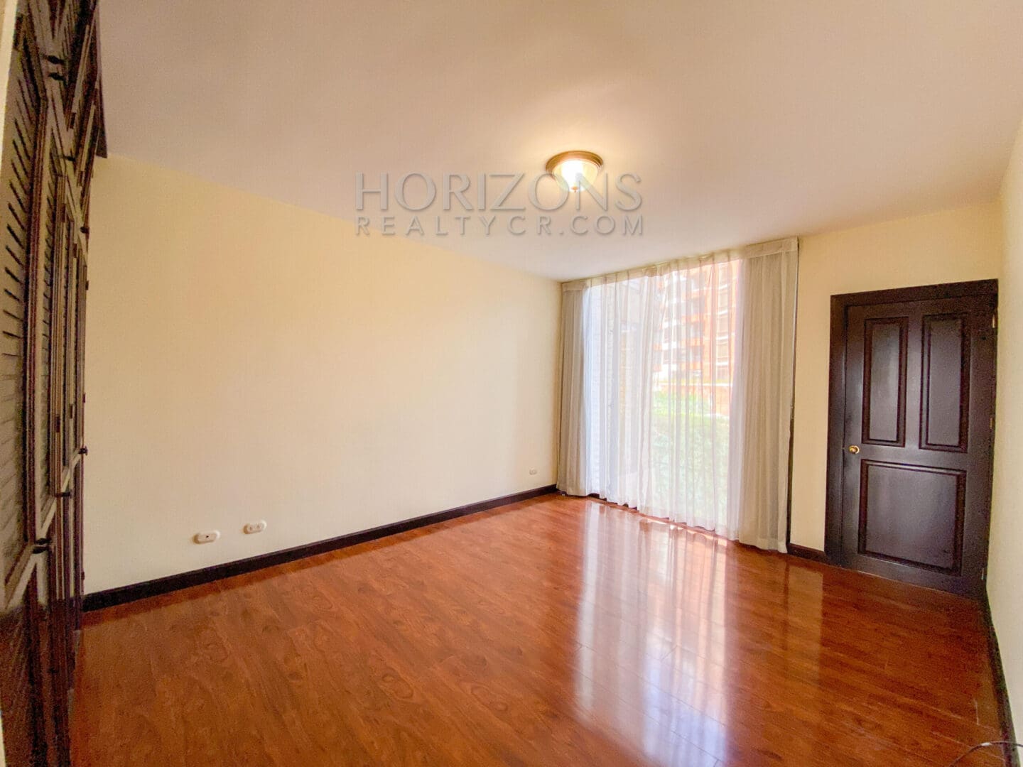 SPACIOUS 4 BEDROOM APARTMENT FOR SALE IN ESCAZU SAN JOSE – NJA920