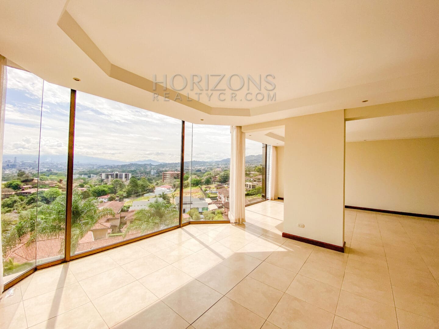 SPACIOUS 4 BEDROOM APARTMENT FOR SALE IN ESCAZU SAN JOSE – NJA920