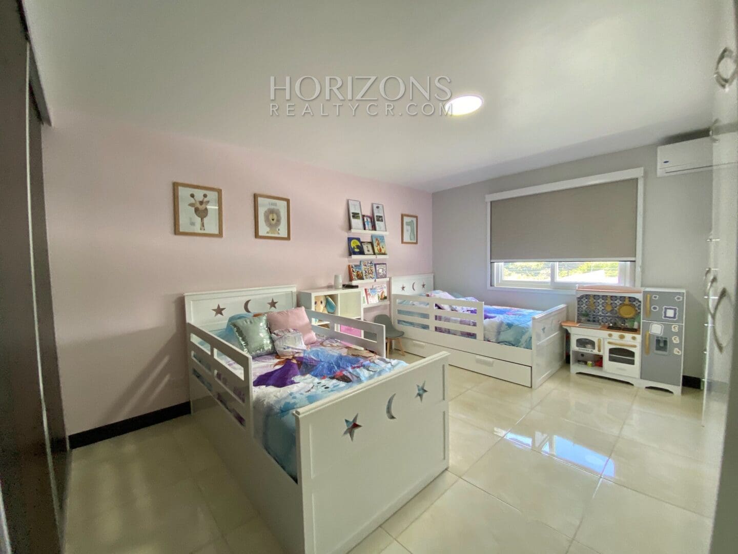 Se Alquila Casa en Condominio Río Palma Linea Blanca Guachipelin Escazu de 3 Habitaciones Acabados de Lujo Nja928