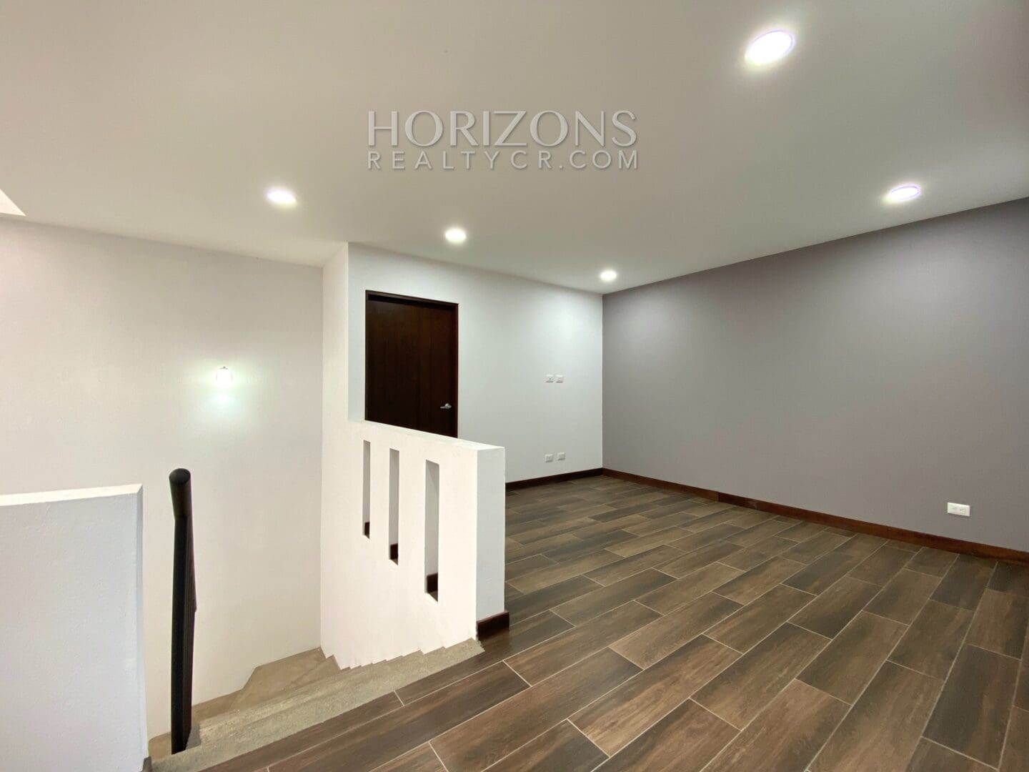 VENTA DE CASA PARA ESTRENAR EN GUAYABOS CURRIDABAT CONDOMINIO nja930