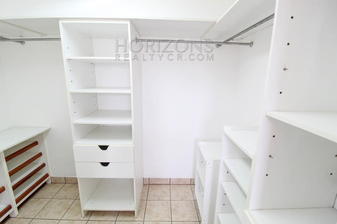 CASA CURRIDABAT 3 HABITACIONES + OFICINA / PATIO noj602