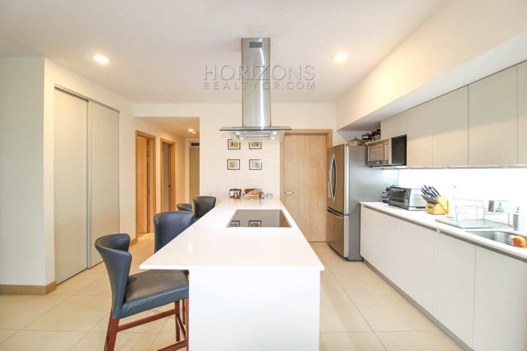 Se Vende Apartamento en San Rafael Montes de Oca 2 Habitaciones Terraza y Oficina NOJ608