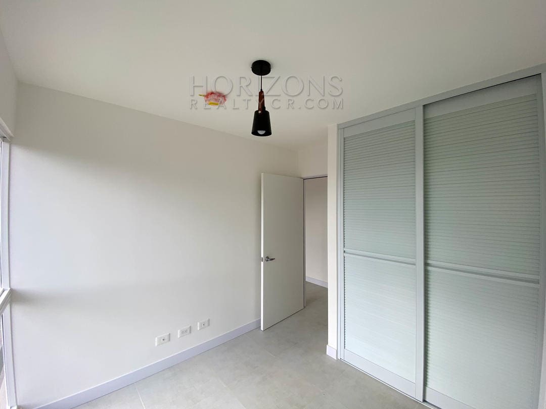 SE ALQUILA APARTAMENTO EN MONTE ALTO PISO 7 CURRIDABAT 3 HABITACIONES 2 PARQUEOS Y HERMOSAS VISTA nja933