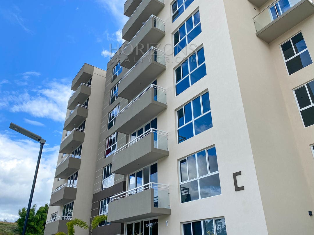 SE ALQUILA APARTAMENTO EN MONTE ALTO PISO 7 CURRIDABAT 3 HABITACIONES 2 PARQUEOS Y HERMOSAS VISTA nja933