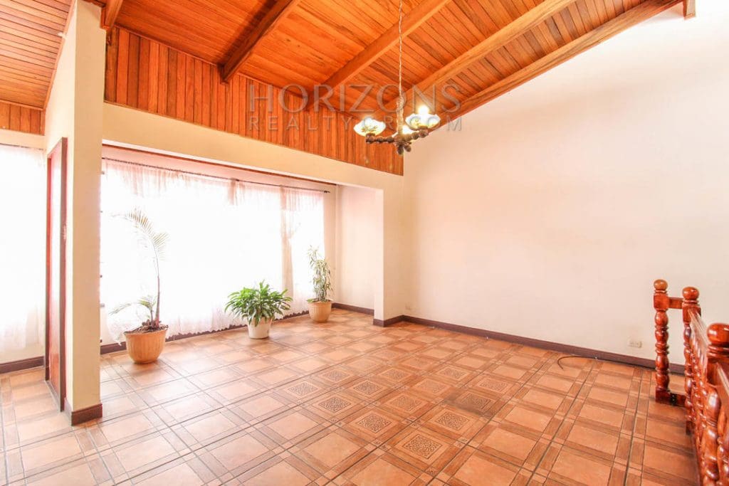 Casa Independiente En Moravia 5 Habitaciones / Terraza Noj606