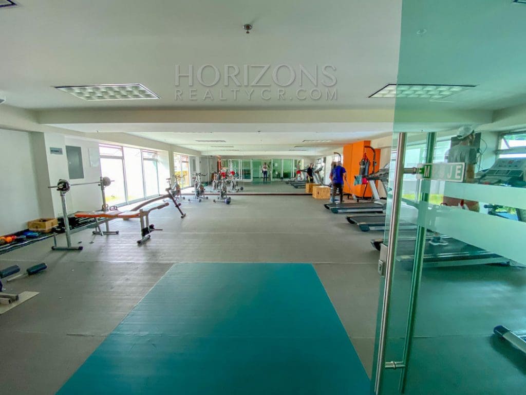 Se Vende Apartamento en La Uruca 2 Habitaciones 2 Parqueos nja962