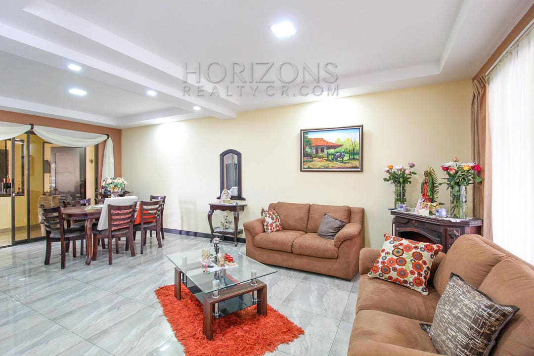 VENTA CASA CONCEPCION DE TRES RIOS 4 HABITACIONES / PATIO noj615