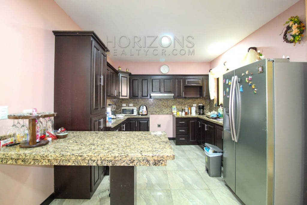 VENTA CASA CONCEPCION DE TRES RIOS 4 HABITACIONES / PATIO noj615