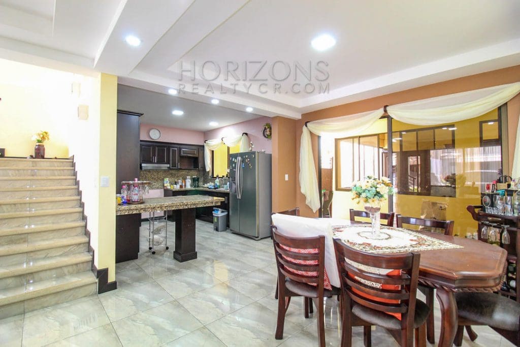 VENTA CASA CONCEPCION DE TRES RIOS 4 HABITACIONES / PATIO noj615
