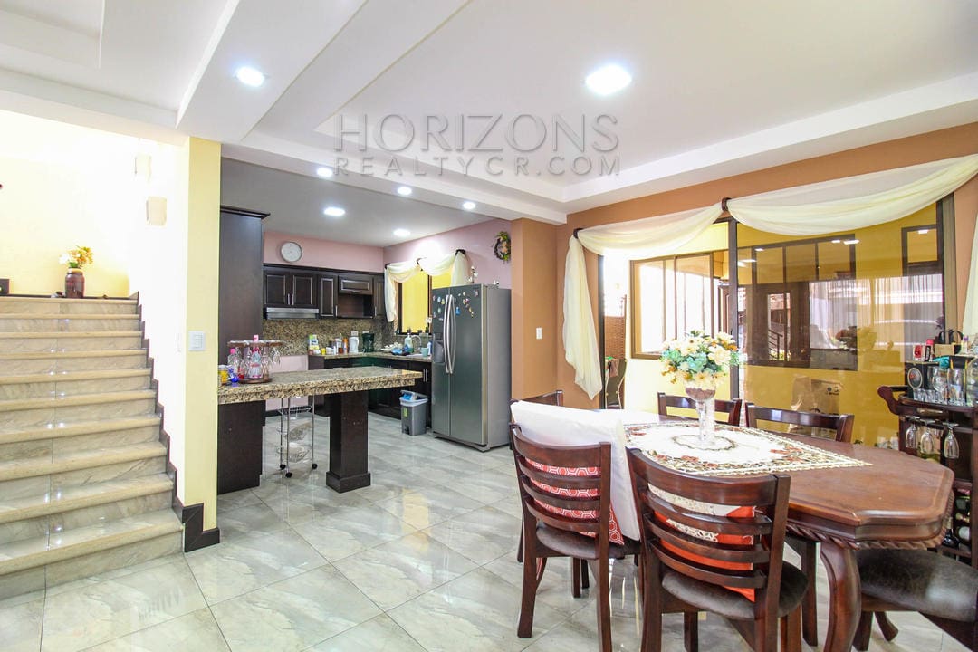 VENTA CASA CONCEPCION DE TRES RIOS 4 HABITACIONES / PATIO noj615