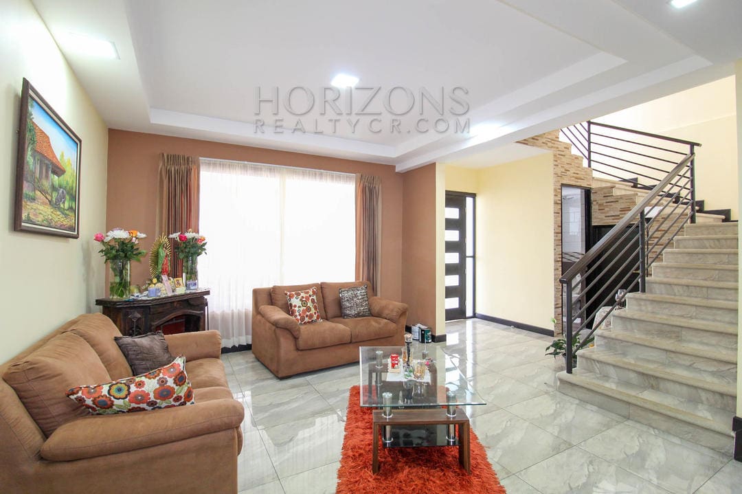 VENTA CASA CONCEPCION DE TRES RIOS 4 HABITACIONES / PATIO noj615