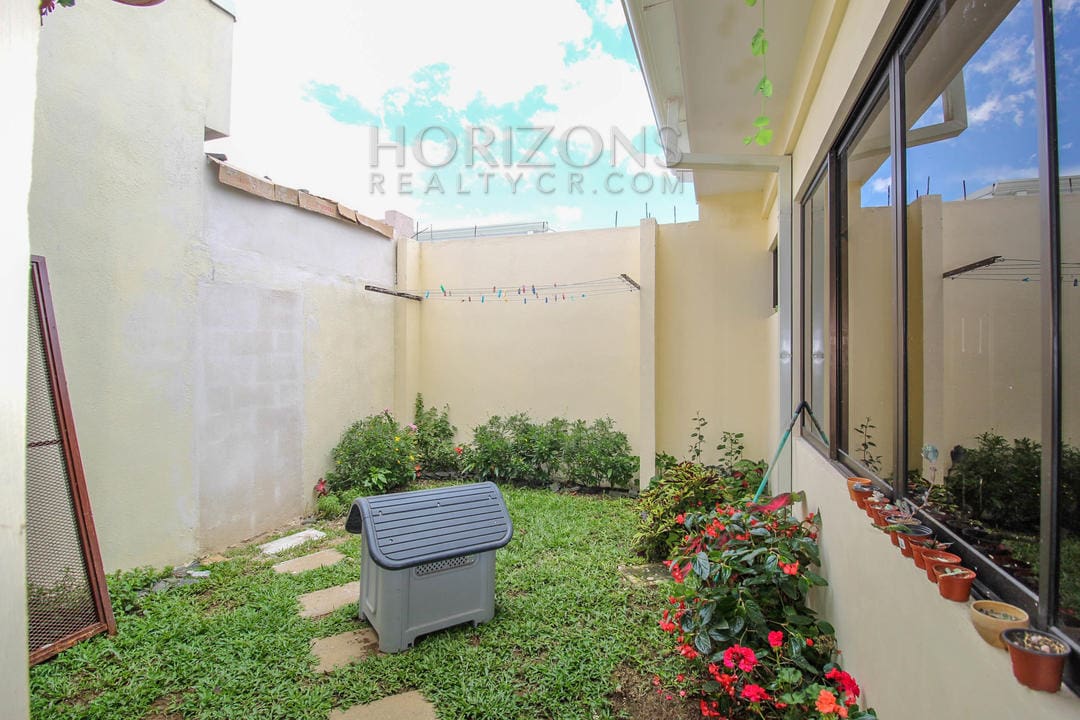 VENTA CASA CONCEPCION DE TRES RIOS 4 HABITACIONES / PATIO noj615